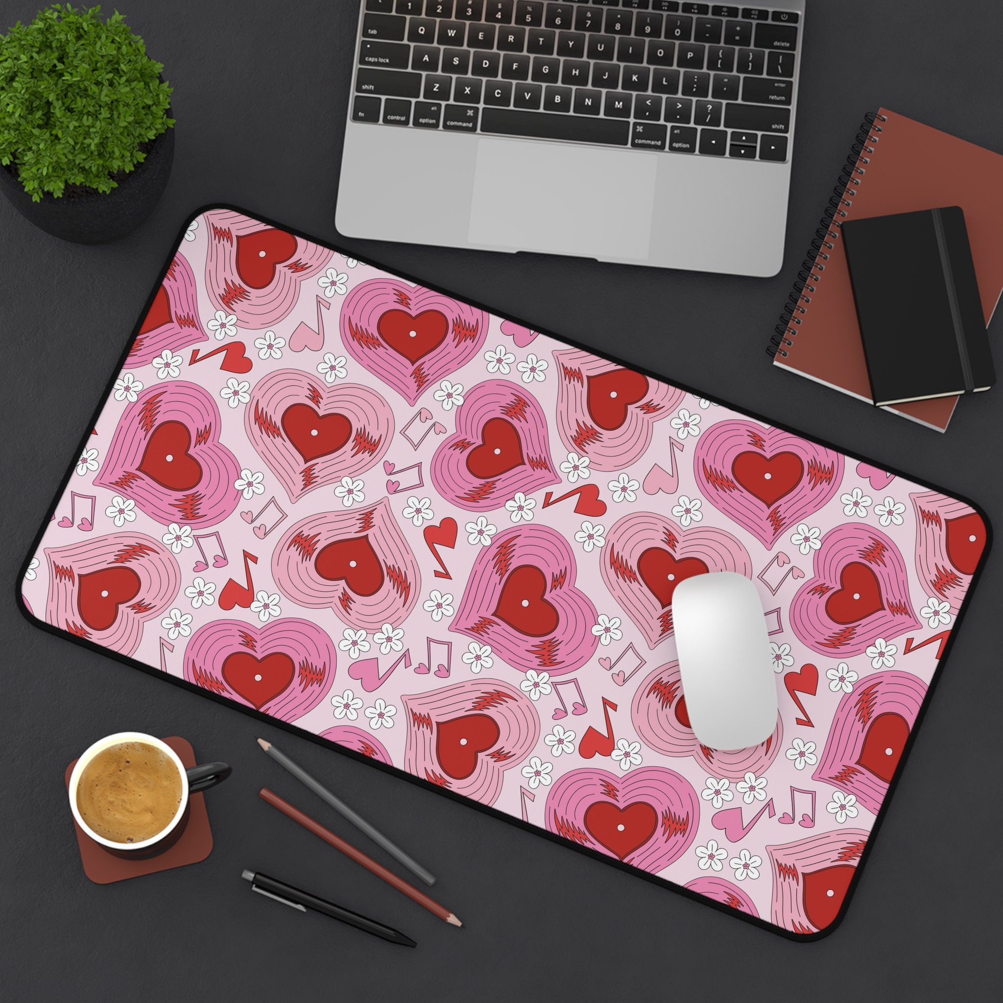 Retro Gaming Gifts - Heart-shaped Vinyl Record Desktop Mat, Stylish