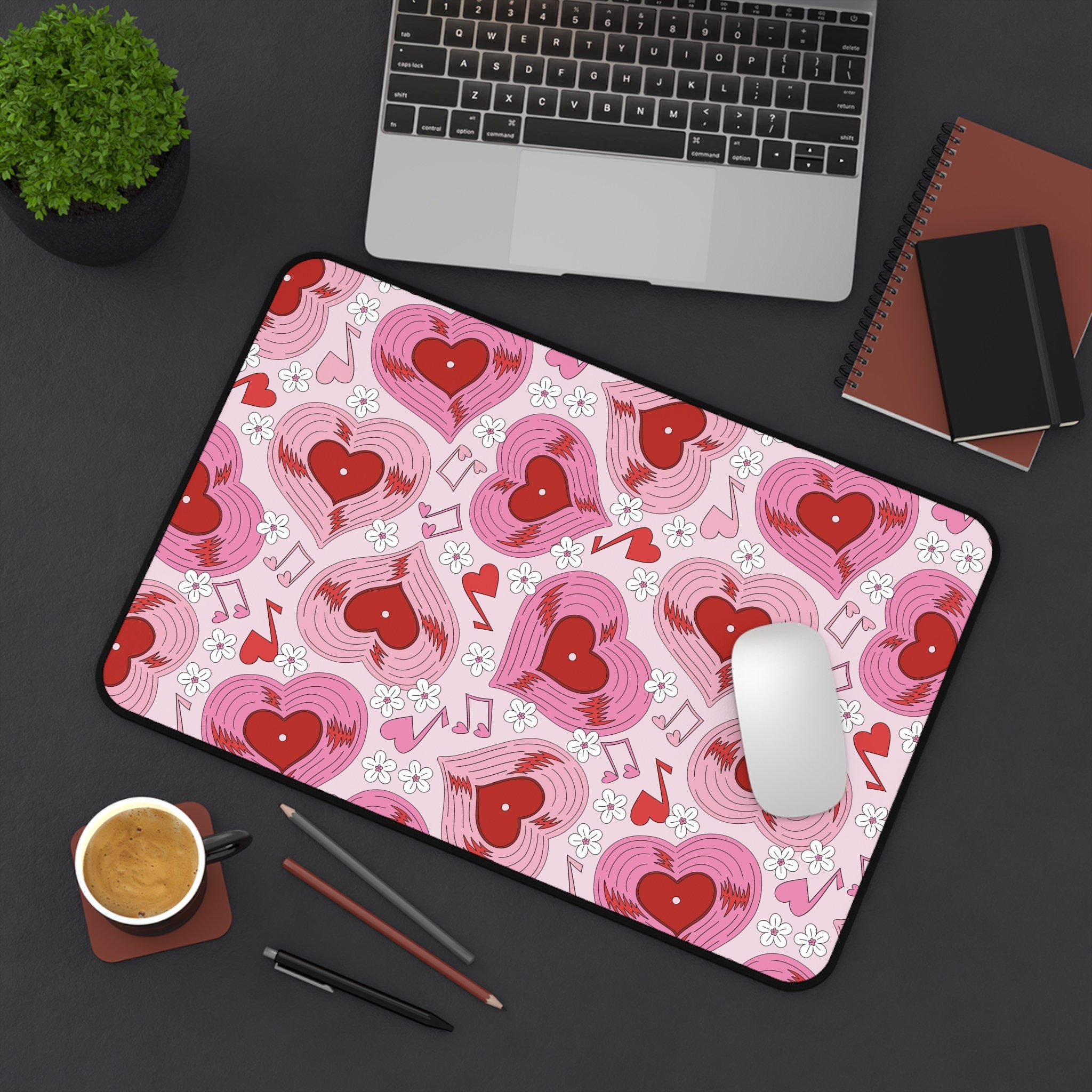 Heart-shaped Vinyl Record Desk - đánh giá và giá Retro Gaming Gifts